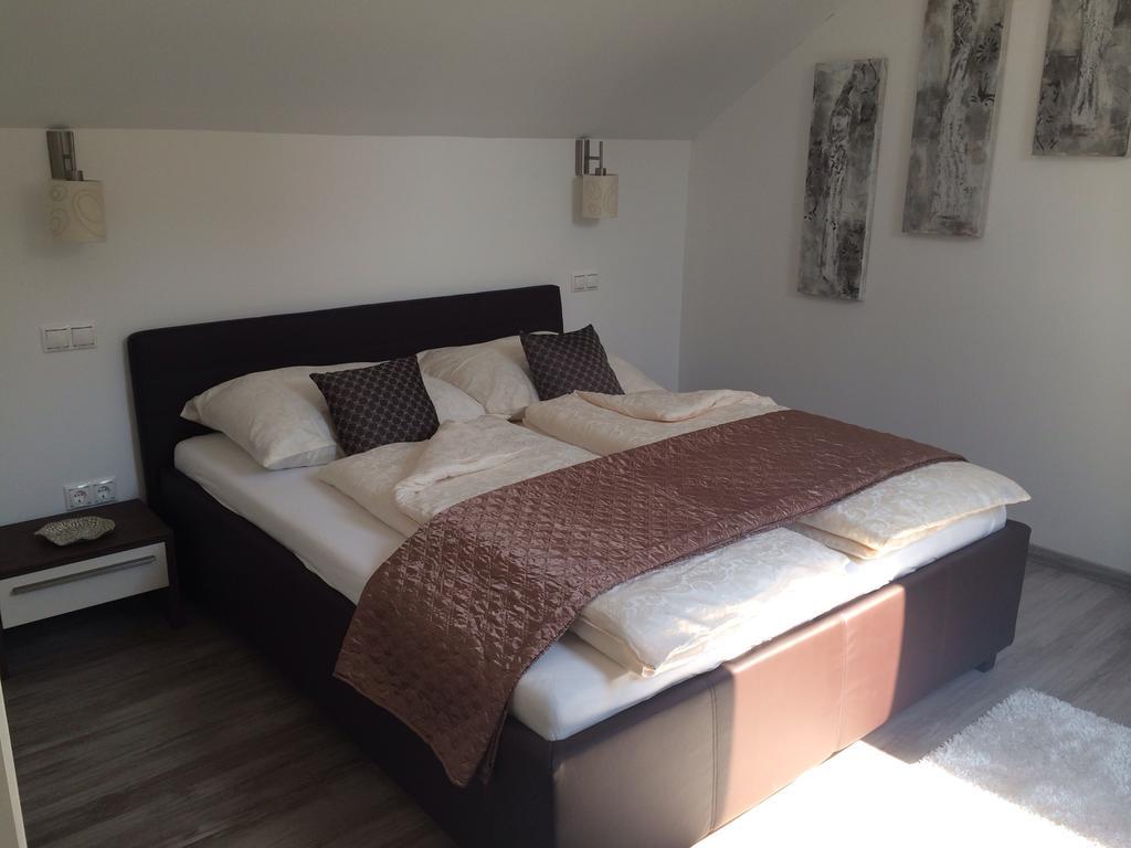 Leiner Apartman Hévíz Oda fotoğraf